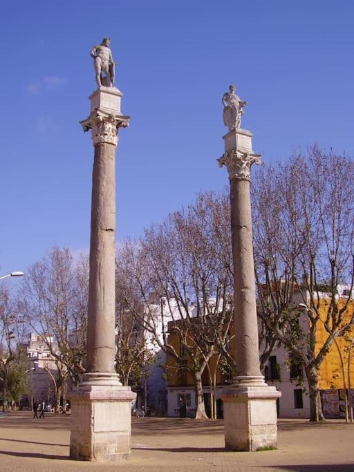 Puerta De San Juan Appartement Sevilla Buitenkant foto